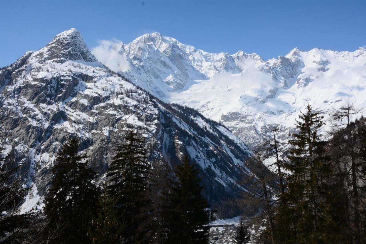 Le Massif Hotel & Lodge Courmayeur The Leading Hotels Of The World Exterior photo