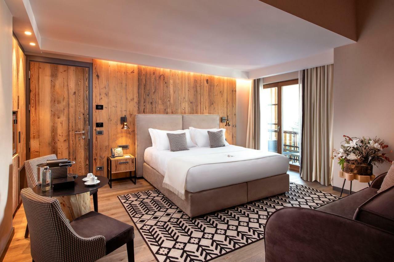 Le Massif Hotel & Lodge Courmayeur The Leading Hotels Of The World Exterior photo