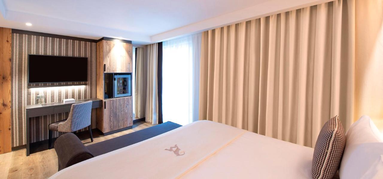 Le Massif Hotel & Lodge Courmayeur The Leading Hotels Of The World Exterior photo